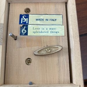 Vintage-Hummel music box